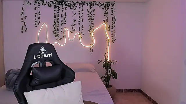 sara doll77 online show from 18, 9, 2025