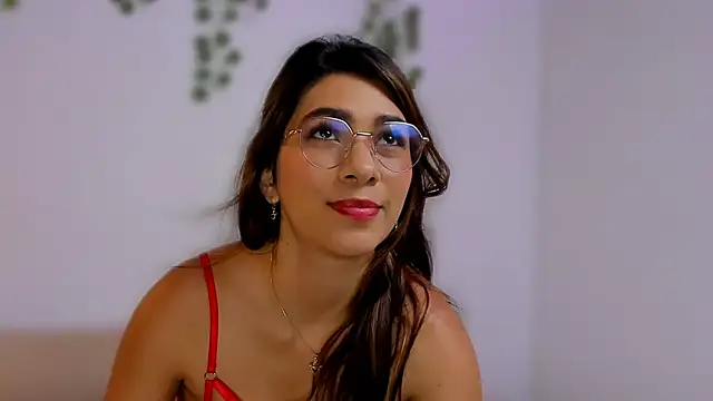 sara doll77 online show from 16, 4, 2026