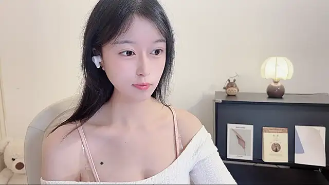 Onechestnut online show from 11, 10, 2025