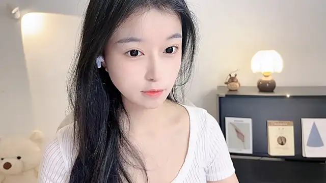 Onechestnut online show from 4, 11, 2025