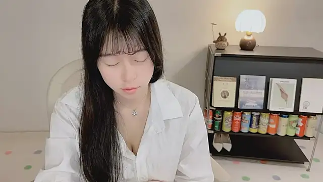 Onechestnut online show from 21, 5, 2026