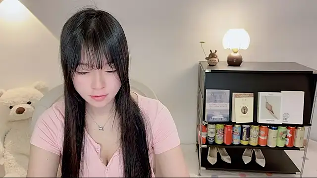 Snapshot of Onechestnut chatting on 26, 6, 2026 Onechestnut online show from 26, 6, 2026