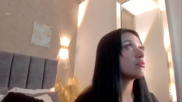 Lunaa bellaa online show from 6, 2, 2026