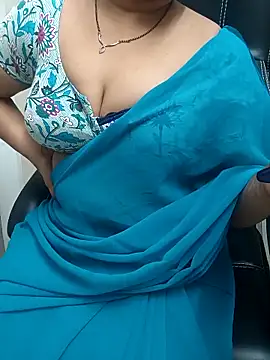 Snapshot of Anushka134 chatting on 8, 9, 2025 Anushka134 online show from 8, 9, 2025