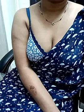 Snapshot of Anushka134 chatting on 13, 10, 2025 Anushka134 online show from 13, 10, 2025