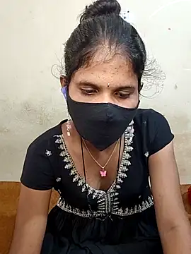 Snapshot of ranisanthutelugu chatting on 3, 10, 2025 ranisanthutelugu online show from 3, 10, 2025