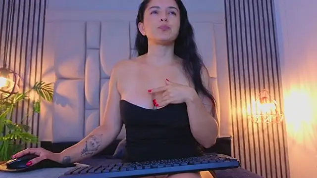 Snapshot of bryonycutee chatting on 8, 6, 2026 bryonycutee online show from 8, 6, 2026