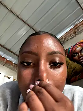 Snapshot of britanyxxs chatting on 18, 11, 2025 britanyxxs online show from 18, 11, 2025