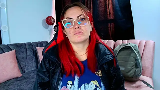 carolinhe  online show from 17, 9, 2025