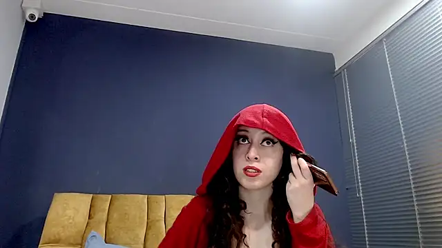 Snapshot of KendraaSimons chatting on 13, 10, 2025 KendraaSimons online show from 13, 10, 2025