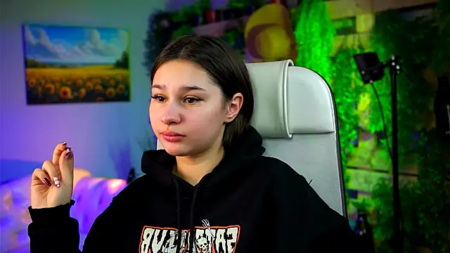 KimClarks  online show from 9, 2, 2026