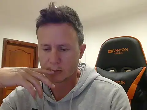 TroyDieselXXX online show from 13, 4, 2026