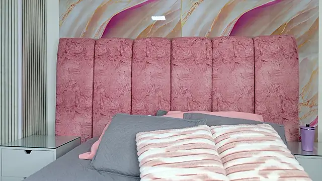 emmacurvy online show from 9, 2, 2026