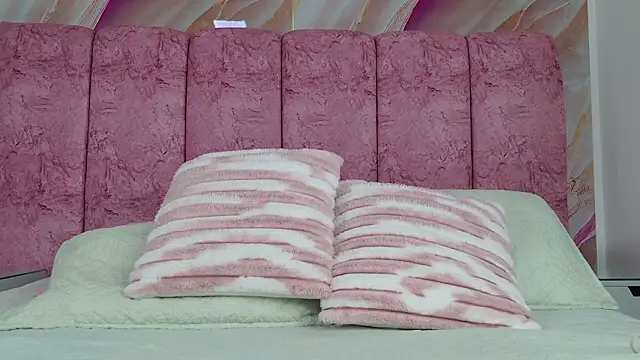 emmacurvy online show from 20, 2, 2026