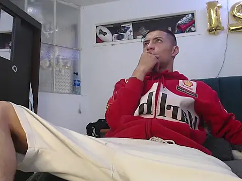 man porn13 online show from 4, 11, 2025