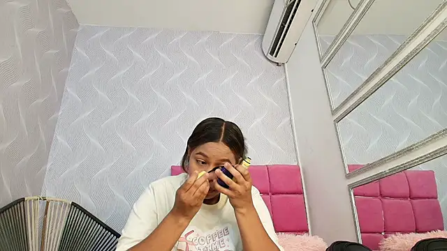 keyla mejia online show from 3, 6, 2026