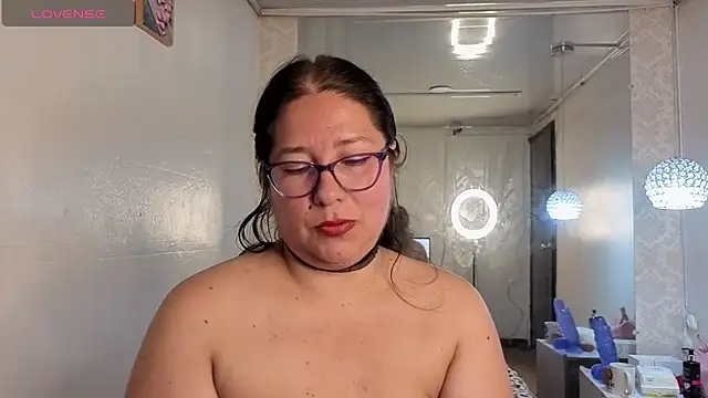 Snapshot of scarlett_widow_ chatting on 2, 6, 2026 scarlett widow online show from 2, 6, 2026
