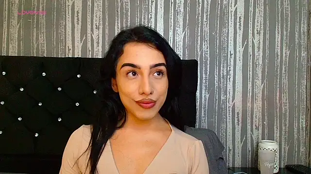 Alicee Moonn online show from 16, 4, 2026