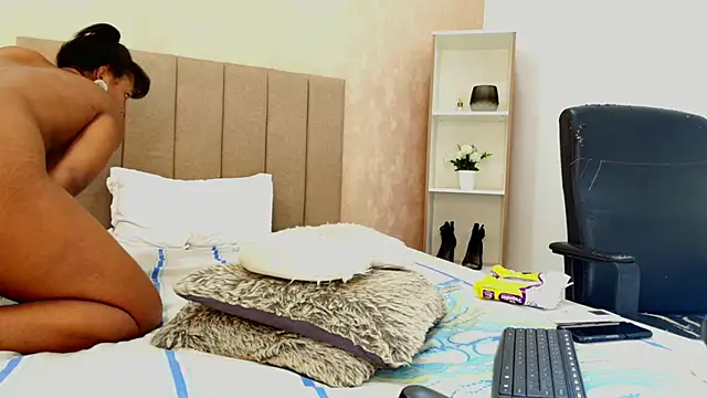 DiannaWild online show from 14, 12, 2025