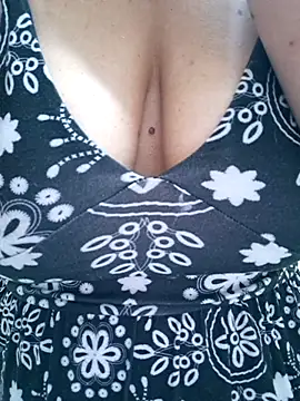 Snapshot of SweettyNaugthy chatting on 28, 11, 2025 SweettyNaugthy online show from 28, 11, 2025