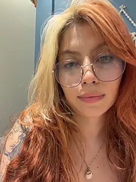 YunoRose  online show from 10, 5, 2026