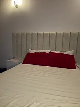 Mia Roswell online show from 1, 4, 2026