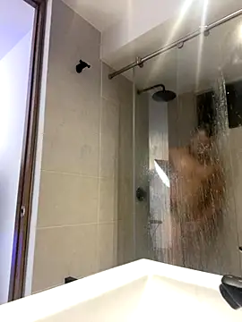 Snapshot of DeusbelliS chatting on 4, 10, 2025 DeusbelliS online show from 4, 10, 2025