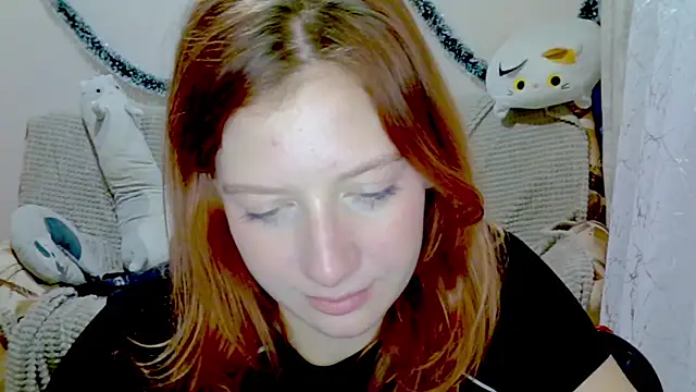 Lily Ember online show from 17, 12, 2025