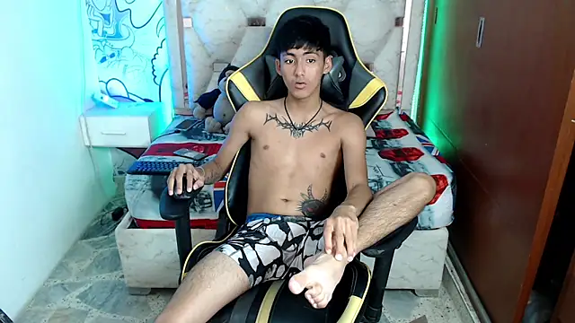yiisu  online show from 15, 10, 2025