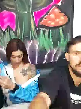 Snapshot of parejajuguetona420 chatting on 28, 4, 2026 parejajuguetona420 online show from 28, 4, 2026