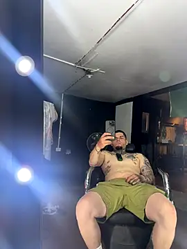 Snapshot of crazybarber69 chatting on 24, 9, 2025 crazybarber69 online show from 24, 9, 2025