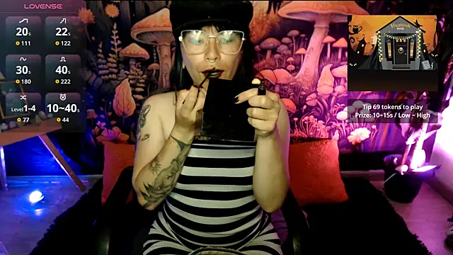 LunaBunny8 online show from 18, 10, 2025