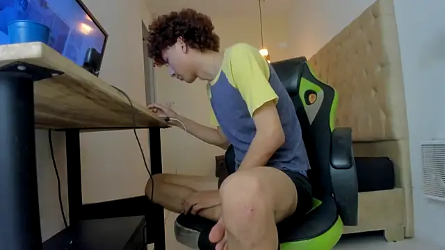 Darkknightx01 online show from 4, 11, 2025