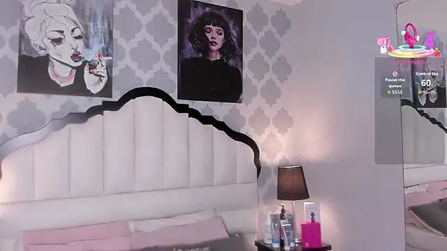 SarahMiler  online show from 28, 10, 2025