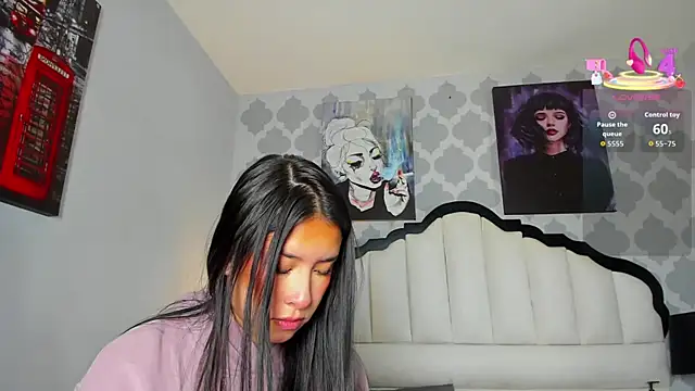 SarahMiler  online show from 4, 11, 2025