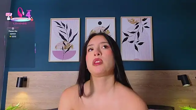 SarahMiler  online show from 20, 11, 2025