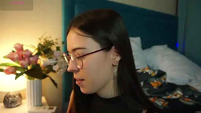 ywixos online show from 2, 11, 2025