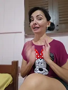 Luana sexy42 online show from 4, 6, 2026