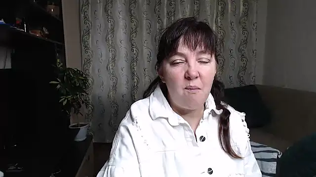 Snapshot of Illusionq chatting on 16, 10, 2025 Illusionq online show from 16, 10, 2025