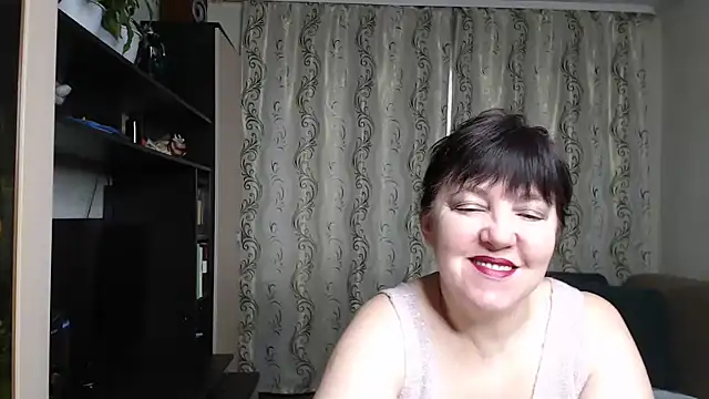 Snapshot of Illusionq chatting on 4, 11, 2025 Illusionq online show from 4, 11, 2025