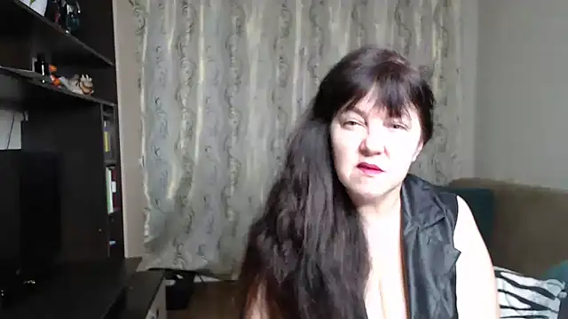 Snapshot of Illusionq chatting on 5, 11, 2025 Illusionq online show from 5, 11, 2025