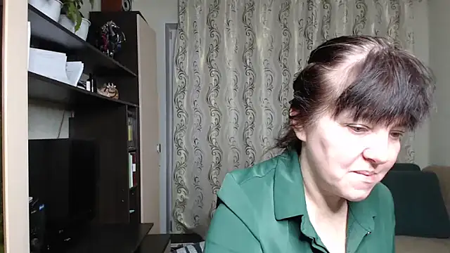 Snapshot of Illusionq chatting on 10, 11, 2025 Illusionq online show from 10, 11, 2025