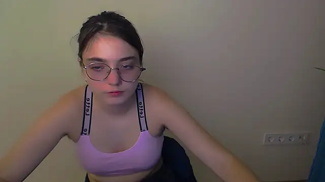 Snapshot of Sun_Shine__ chatting on 13, 6, 2026 Sun Shine online show from 13, 6, 2026
