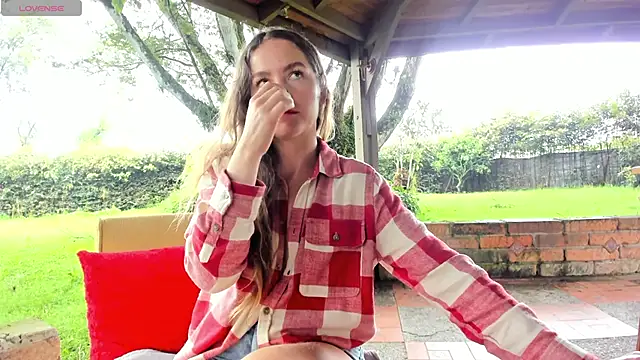 Angiehuston1 online show from 17, 4, 2026