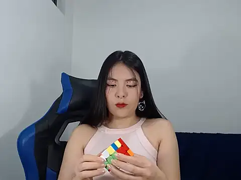 EloiseJun online show from 26, 10, 2025