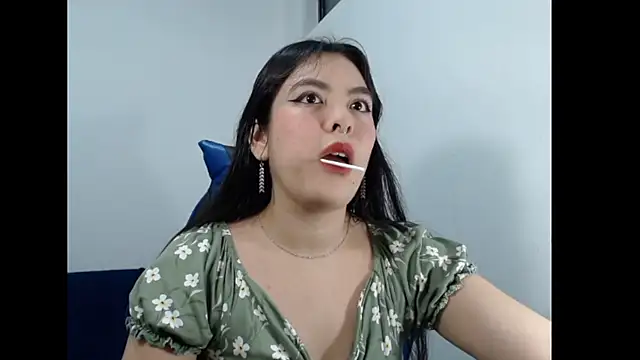 Snapshot of EloiseJun chatting on 12, 5, 2026 EloiseJun online show from 12, 5, 2026