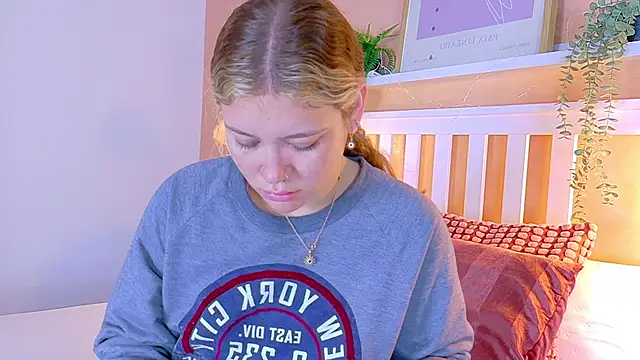 BelaMiller  online show from 1, 10, 2025