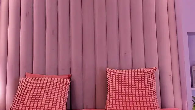 TiffValentinee  online show from 28, 10, 2025