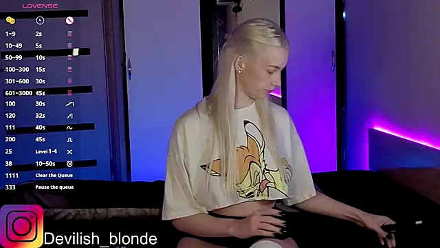 Snapshot of HitchcocianBlonde chatting on 29, 11, 2025 HitchcocianBlonde online show from 29, 11, 2025