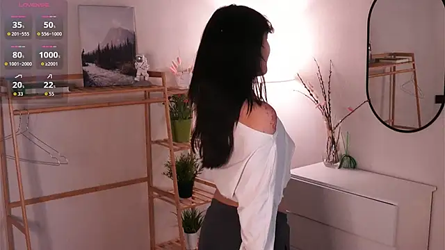 Snapshot of MoiraEger chatting on 20, 12, 2025 MoiraEger online show from 20, 12, 2025